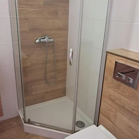 Max Na Terenie Stacji Mol Penzion Radzymin