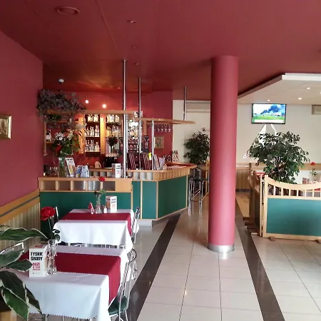 Penzion Max Na Terenie Stacji Mol Radzymin