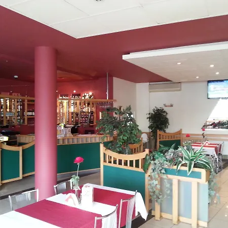 Max Na Terenie Stacji Mol Radzymin